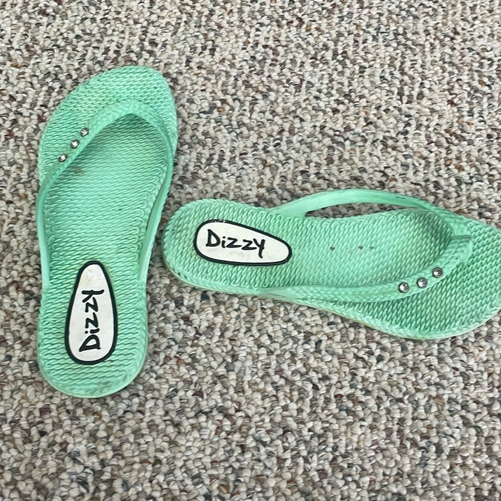 Dizzy Green Textured Flip Flops With Bling